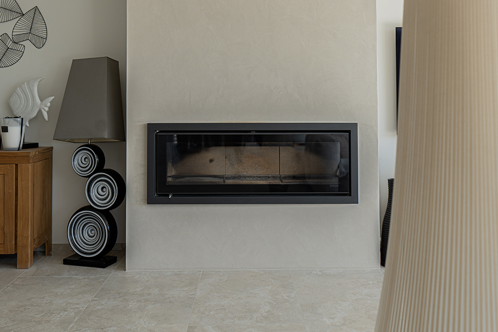 decoration-beton-cire-cheminee-salon-Marius-Aurenti